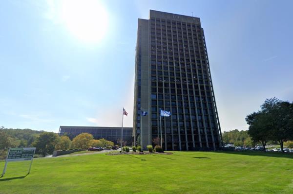 Office building in Pearl River, NY, which is owned by Sherry-Lehmann's Manhattan landlord.