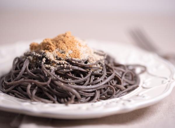 bean pasta on plate, healthy carbs for weight loss