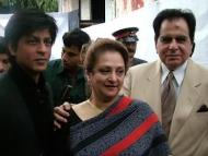 SRK o<em></em>nce talked a<em></em>bout knowing Dilip Kumar as a child.