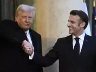 French President Emmanuel Macron shakes hands with U.S. President-elect Do<em></em>nald Trump | Image/X